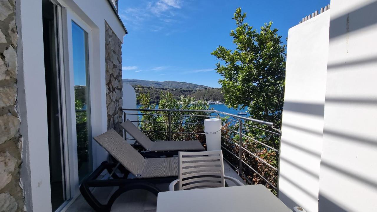Hotel Plaza Porto Azzurro Exterior foto