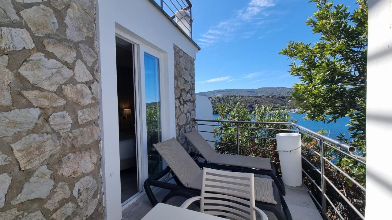 Hotel Plaza Porto Azzurro Exterior foto