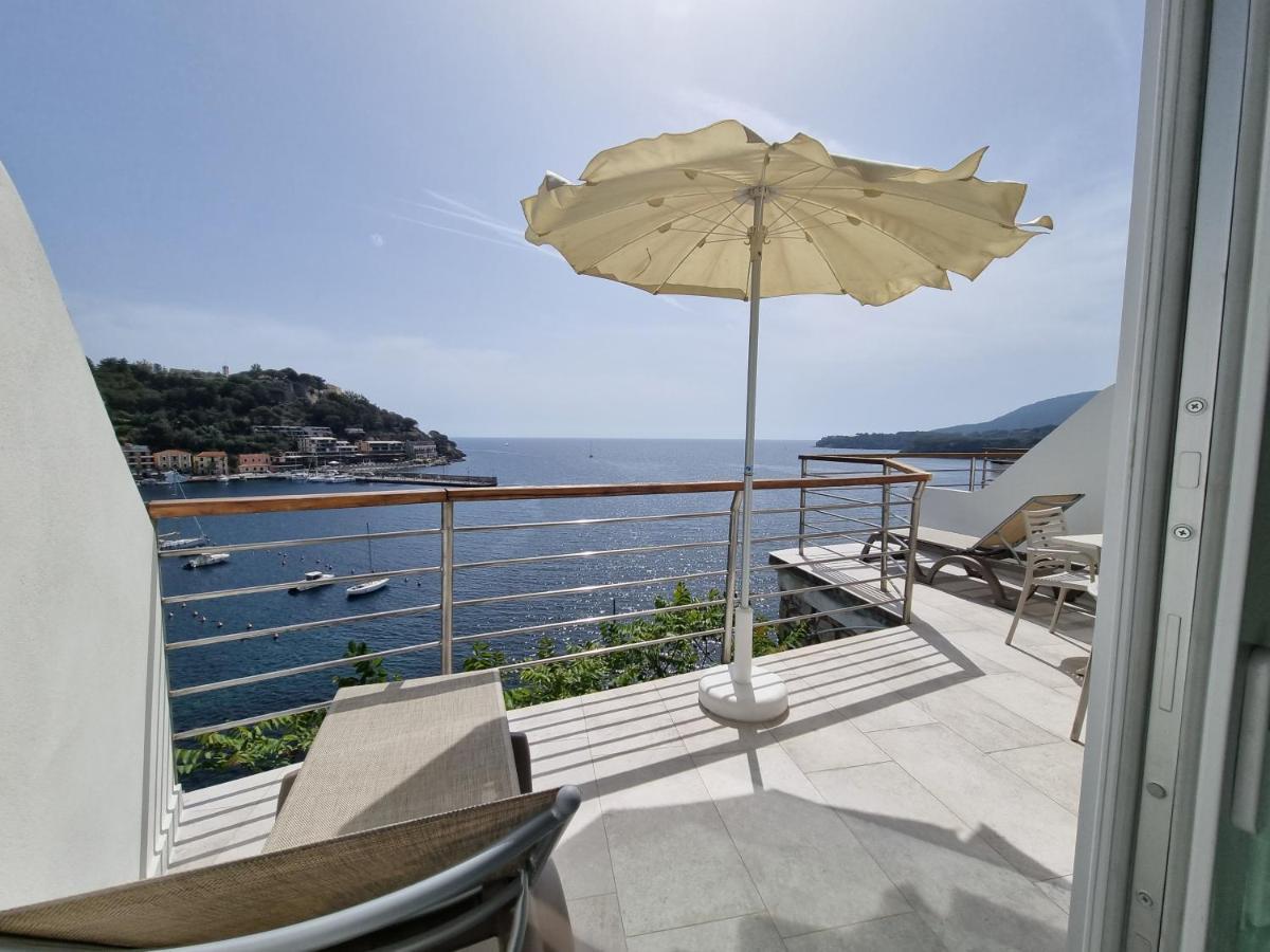 Hotel Plaza Porto Azzurro Exterior foto