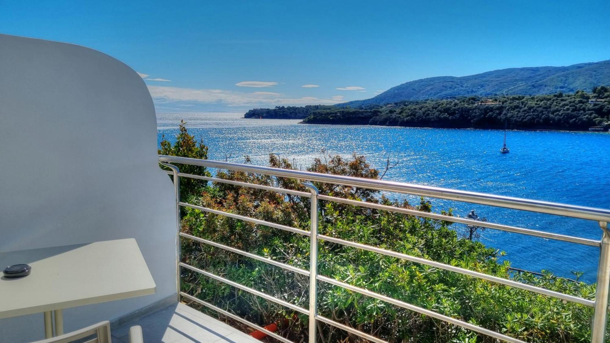 Hotel Plaza Porto Azzurro Quarto foto