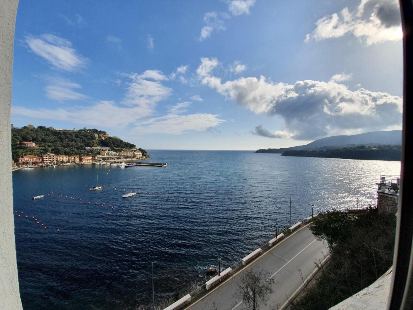 Hotel Plaza Porto Azzurro Quarto foto