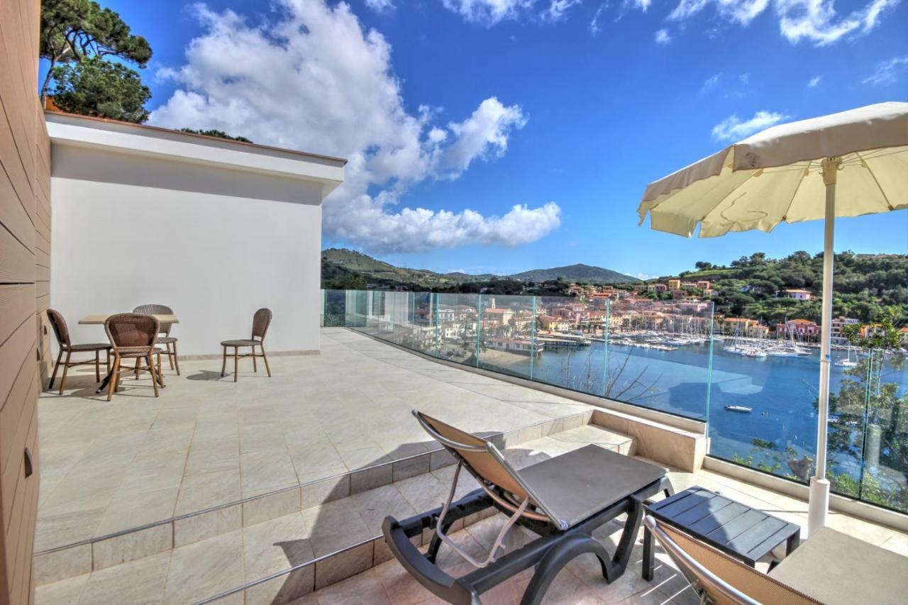 Hotel Plaza Porto Azzurro Exterior foto