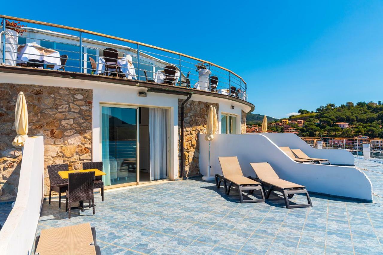 Hotel Plaza Porto Azzurro Exterior foto